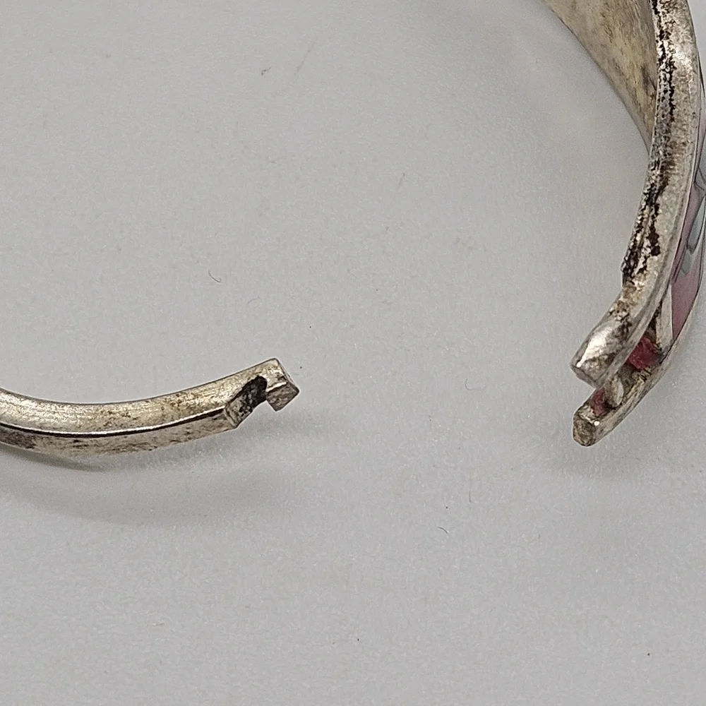 child size leafy inlay bracelet with red enamel background alpaca Mexico